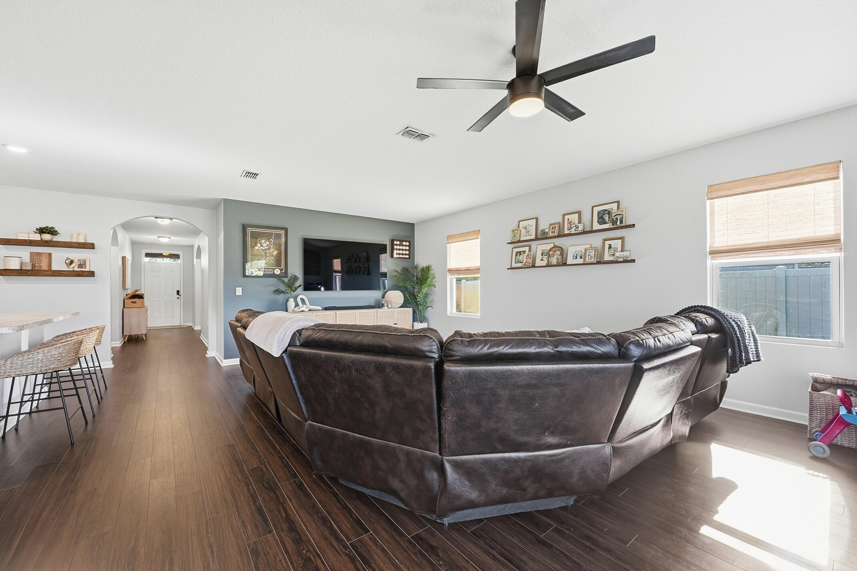 3113 Yellowstone Circle Fort Pierce, FL 34945 - Photo 8 of 33 a living room with furniture