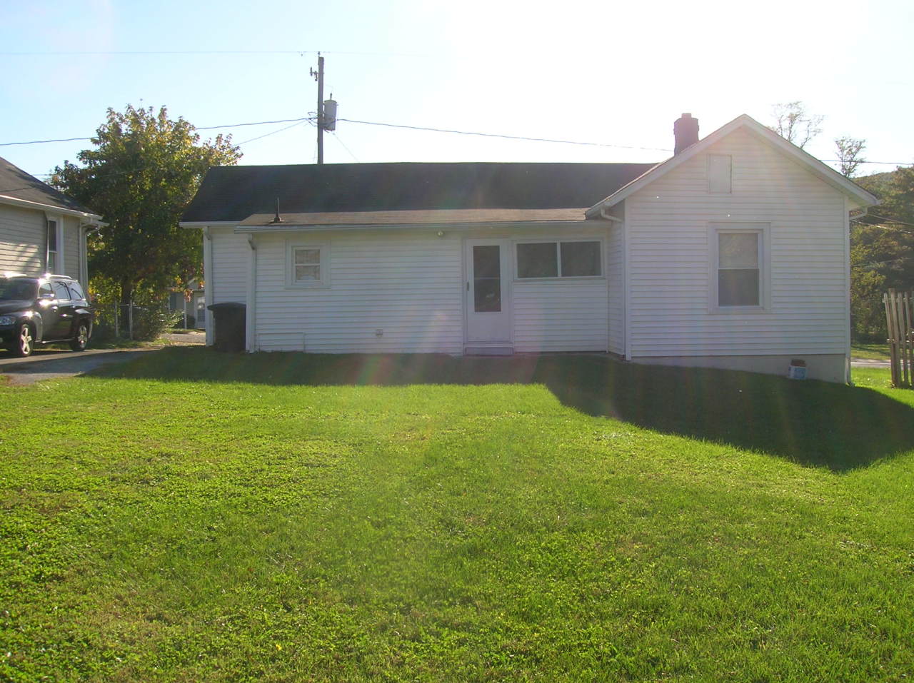 1516 Riverside Terrace Southeast Roanoke, VA 24014 - Photo 11 of 12 a front view of a house with a yard