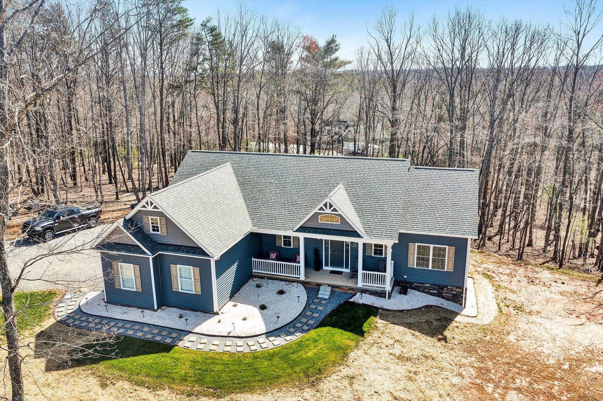 Beautiful Home on 3.3AC