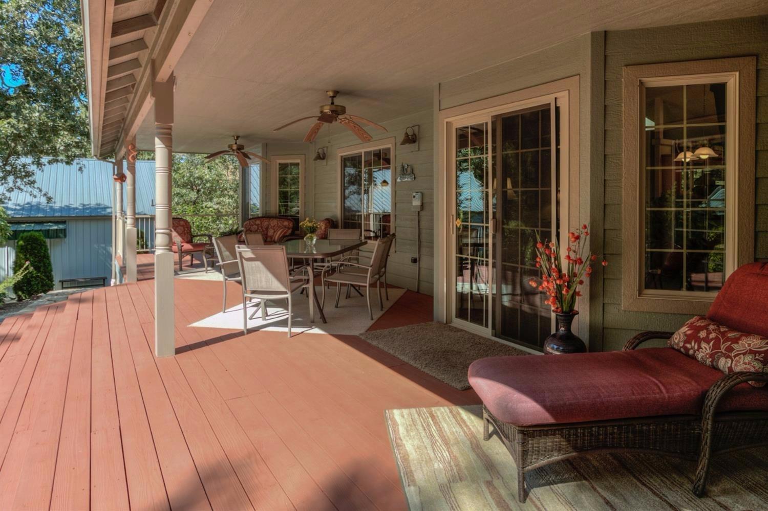 360 Ridgefield Road Grants Pass, OR 97527 - Photo 23 of 35 Rear home patio!