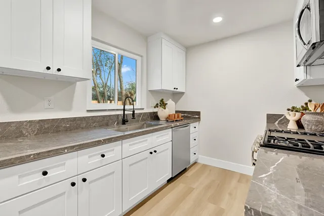 $319,900 | 4676 East Orleans Avenue, Fresno, CA 93702