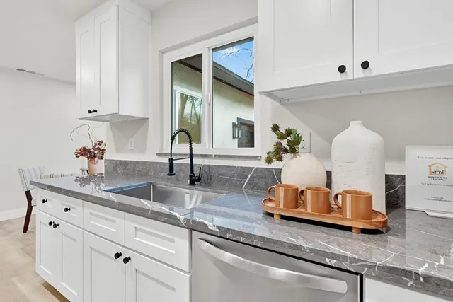 $319,900 | 4676 East Orleans Avenue, Fresno, CA 93702