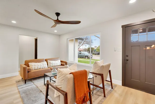 $319,900 | 4676 East Orleans Avenue, Fresno, CA 93702