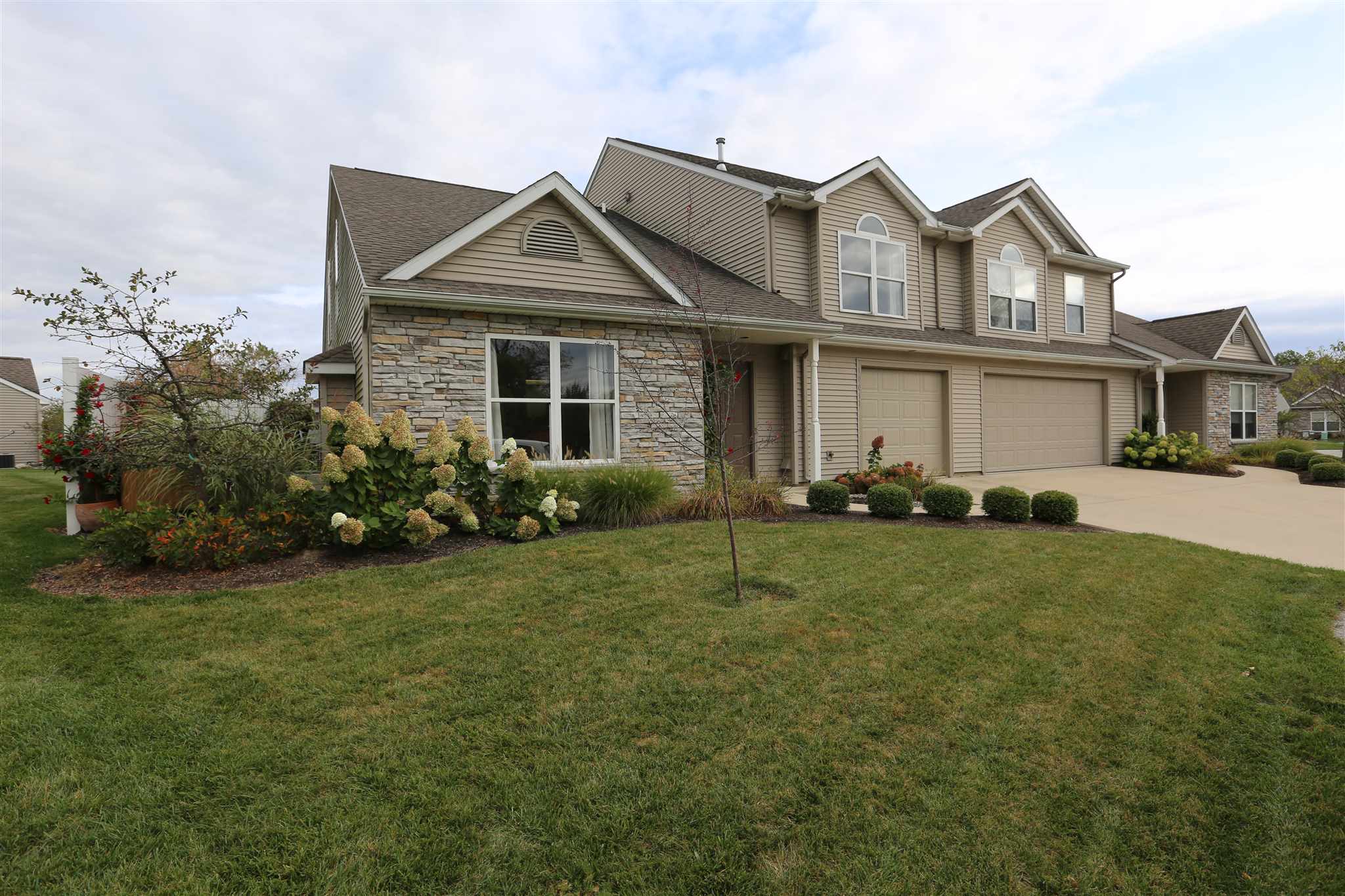10017 Oak Trail Road Fort Wayne, IN 46825 - Photo 1 of 16 Gallery Image 1