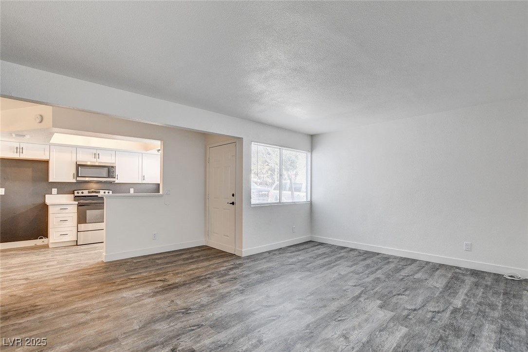 578 Roxella Lane, Unit C Las Vegas, NV 89110 - Photo 2 of 30 Gallery Image 2