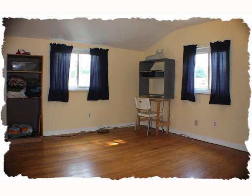 351 Twin Oaks Road Pittsburgh, PA 15243 - Photo 9 of 13 2nd Floor Plan. Exposed hardwood floor in the 3rd bedroom.