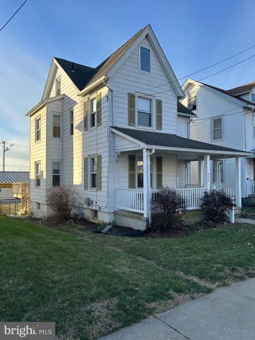 $2,500 | 424 Center Street, Kennett Square, PA 19348