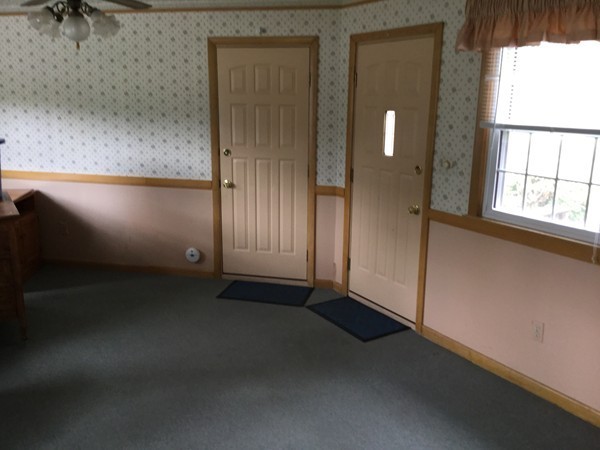 87 Sunnybrook Road Springfield, MA 01119 - Photo 3 of 10 a view of empty room with window