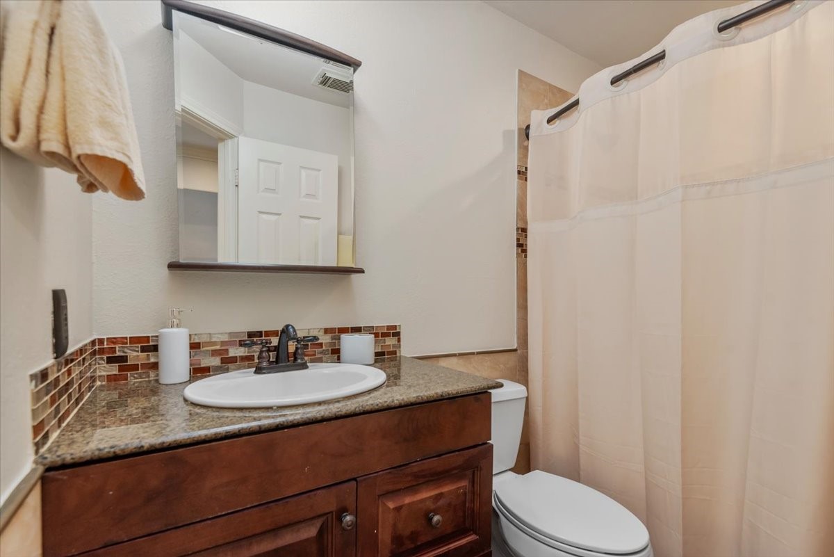 2919 Crescent Star Road Spring, TX 77388 - Photo 24 of 39 secondary bath upstairs