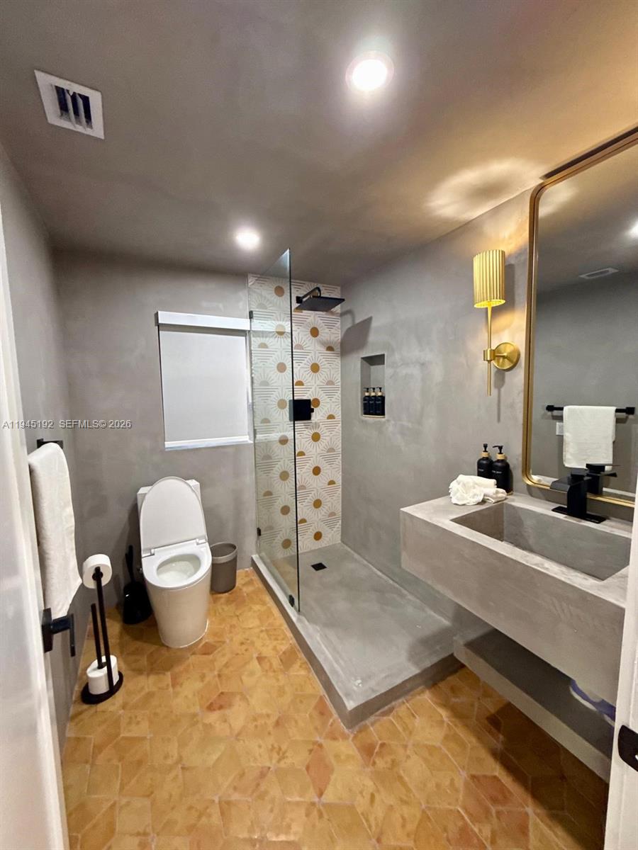 905 Southwest 13th Court Miami, FL 33135 - Photo 15 of 51