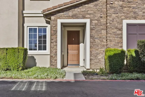 $4,500 | 11507 Verona Drive, Unit U, Chatsworth, CA 91311