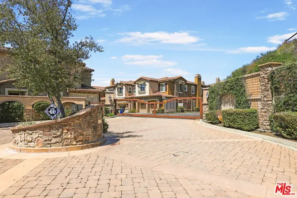 $4,500 | 11507 Verona Drive, Unit U, Chatsworth, CA 91311