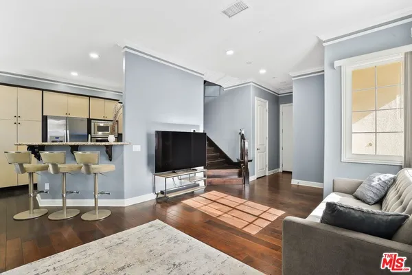 $4,500 | 11507 Verona Drive, Unit U, Chatsworth, CA 91311