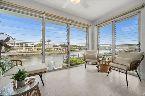 $429,000 | 1550 Gulf Shore Boulevard North, Unit E2, Naples, FL 34102