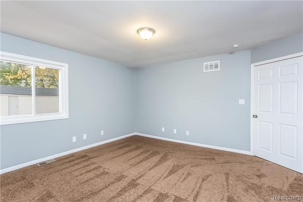 21844 Rausch Avenue Eastpointe, MI 48021 - Photo 13 of 29