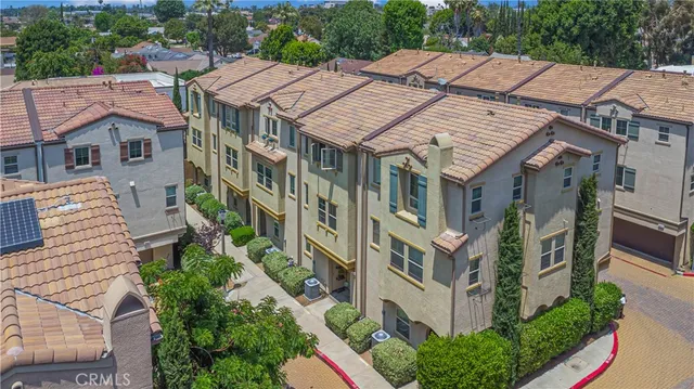 $699,999 | 14120 Willow Lane, Van Nuys, CA 91405