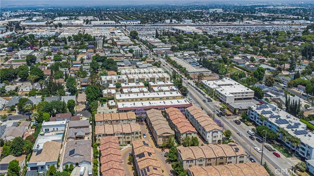 $699,999 | 14120 Willow Lane, Van Nuys, CA 91405