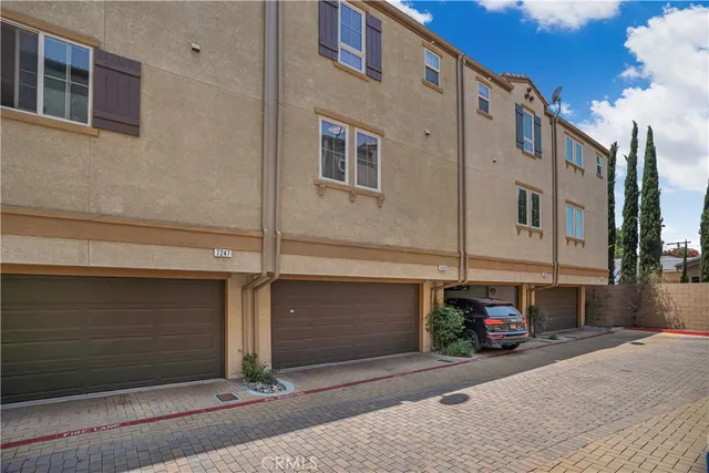 $699,999 | 14120 Willow Lane, Van Nuys, CA 91405