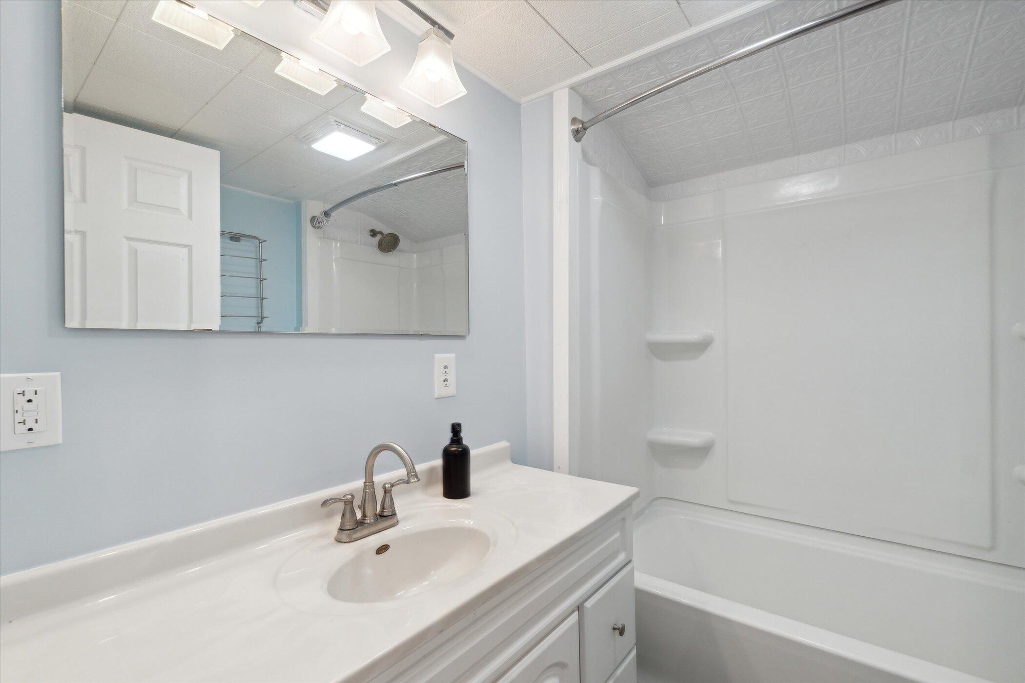 1399 South Genesee Road Burton, MI 48509 - Photo 21 of 34 24-1399-S-Genesee-Rd-Burton-MI-48509-Win