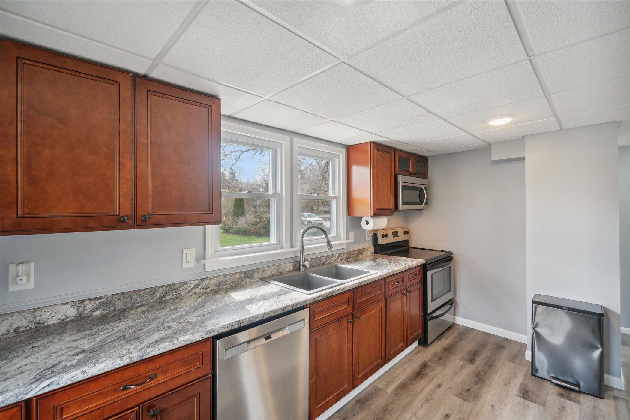 1399 South Genesee Road Burton, MI 48509 - Photo 5 of 34 16-1399-S-Genesee-Rd-Burton-MI-48509-Win