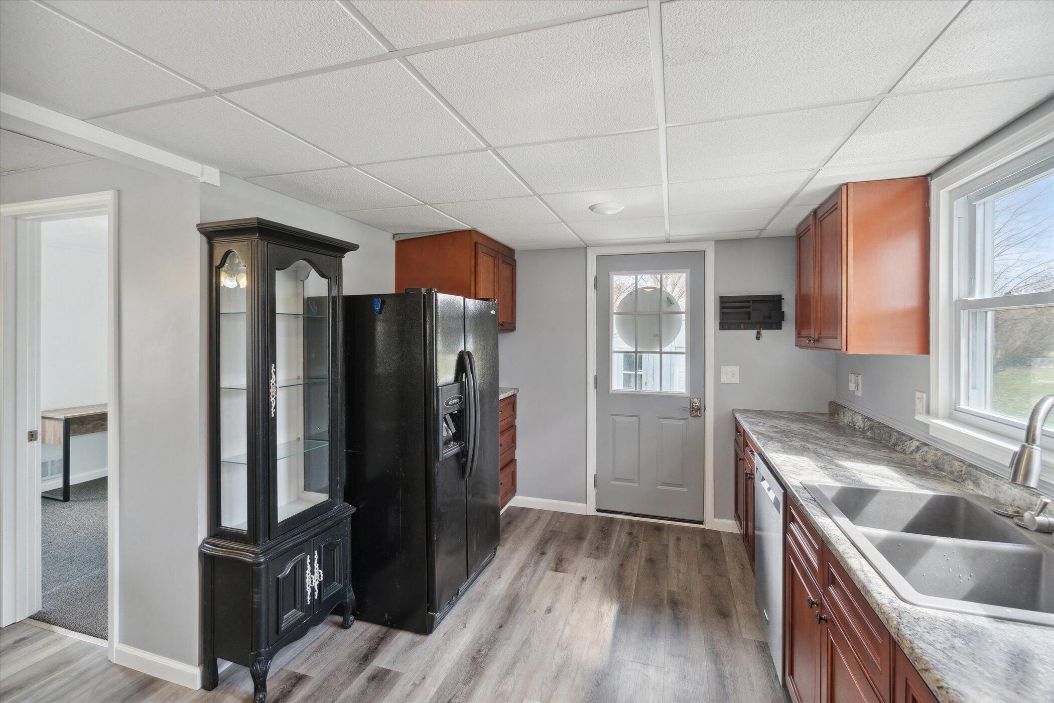 1399 South Genesee Road Burton, MI 48509 - Photo 6 of 34 14-1399-S-Genesee-Rd-Burton-MI-48509-Win