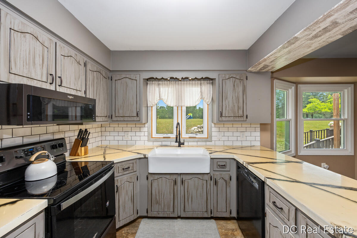 15721 West Almy Road Howard City, MI 49329 - Photo 9 of 35 15721-W-Almy_011