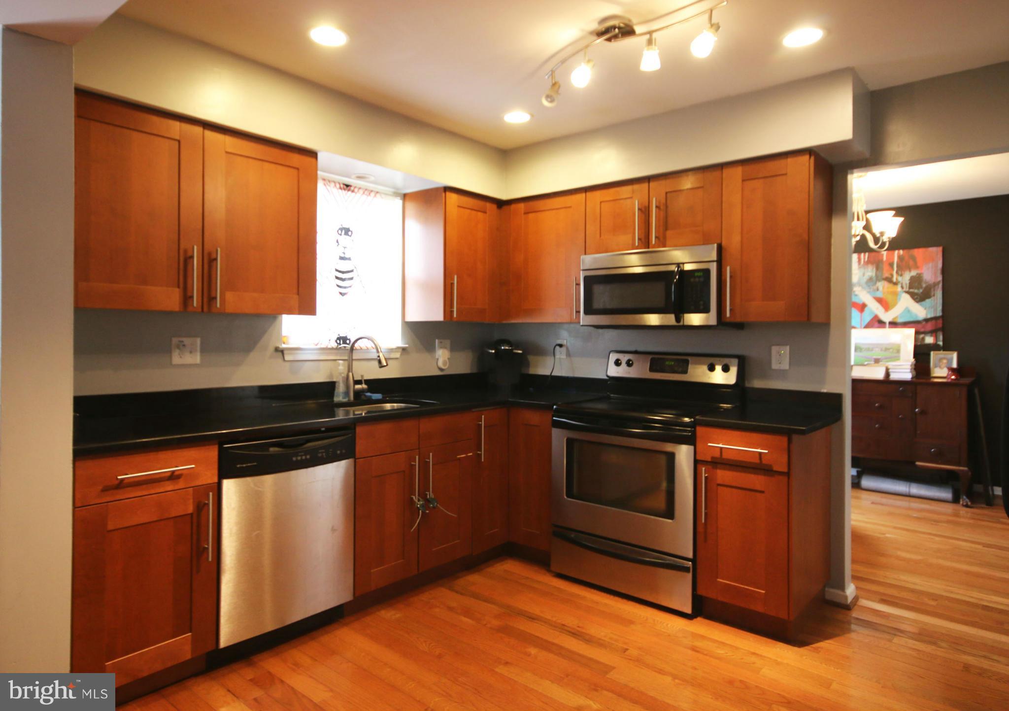6805 Cherryfield Road Fort Washington, MD 20744 - Photo 3 of 20 Kitchen