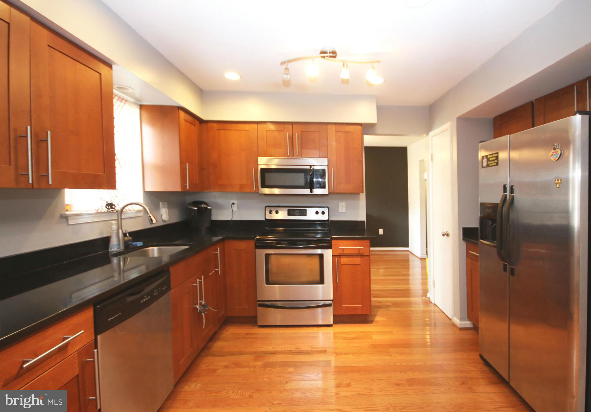 6805 Cherryfield Road Fort Washington, MD 20744 - Photo 4 of 20 Kitchen