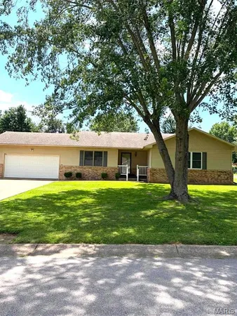 $229,000 | 400 Farmers Lane, Lebanon, MO 65536