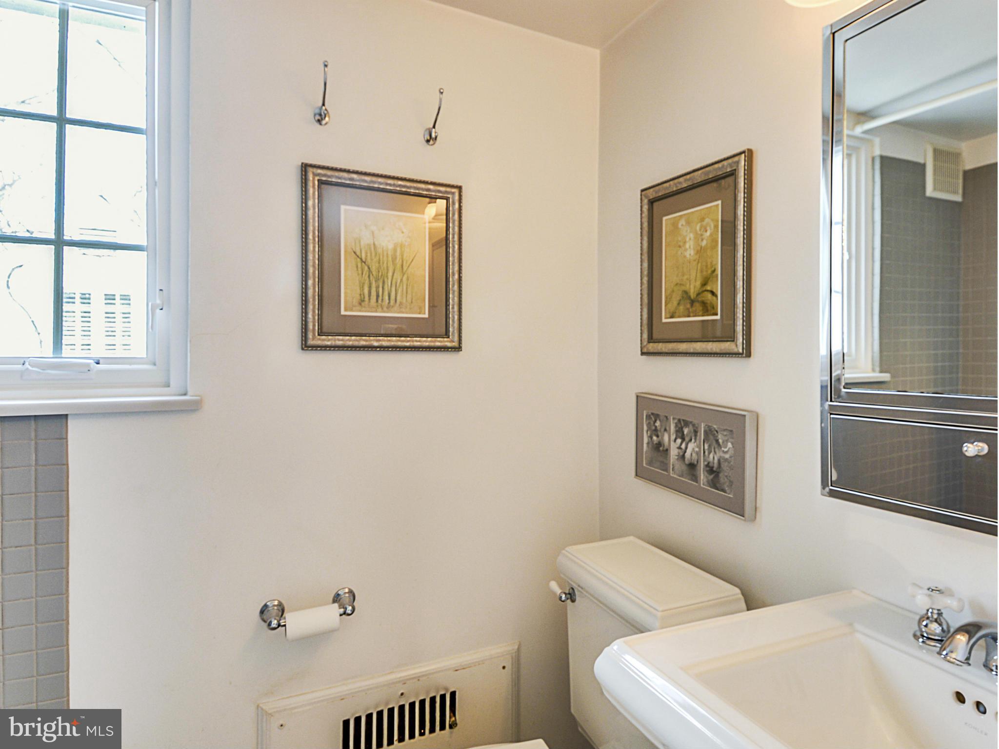 3116 Circle Hill Road Alexandria, VA 22305 - Photo 22 of 29 Bath