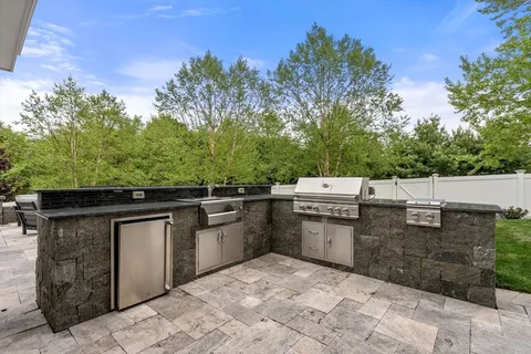 $2,595,000 | 17 Walnut Hill Lane, Cohasset, MA 02025