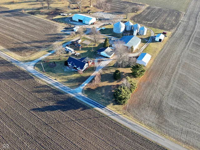 $1 | 5705 West 1300 North, Elwood, IN 46036