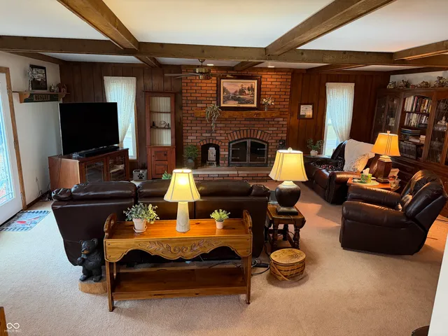 $1 | 5705 West 1300 North, Elwood, IN 46036