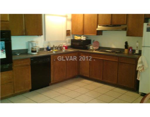 7108 Pinelake Road Las Vegas, NV 89145 - Photo 3 of 6 Kitchen.