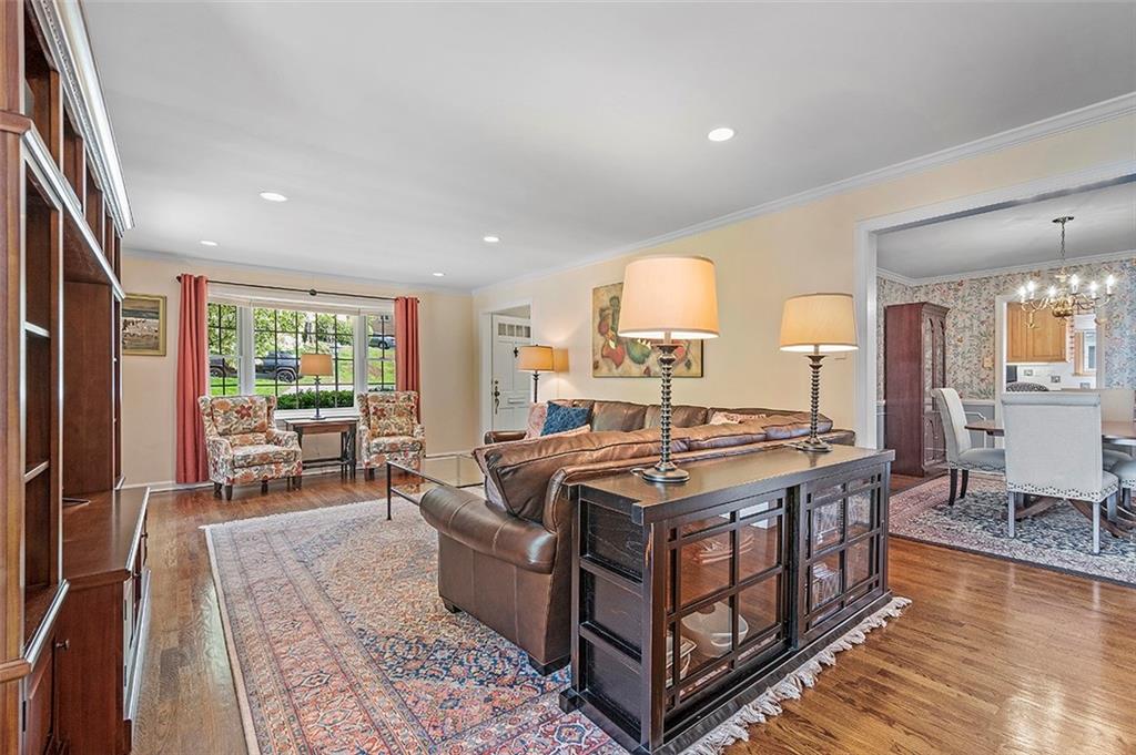 769 Pinoak Road Pittsburgh, PA 15243 - Photo 8 of 25 Gallery Image 8