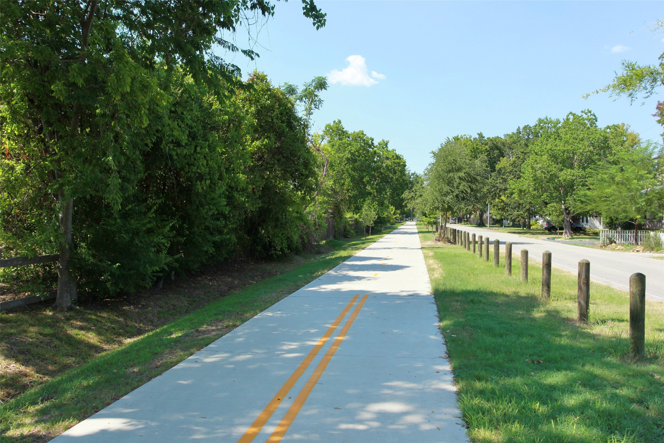 815 East 27th Street Houston, TX 77009 - Photo 41 of 44 Close proximity to Hike & Bike Trails and Halbert Park