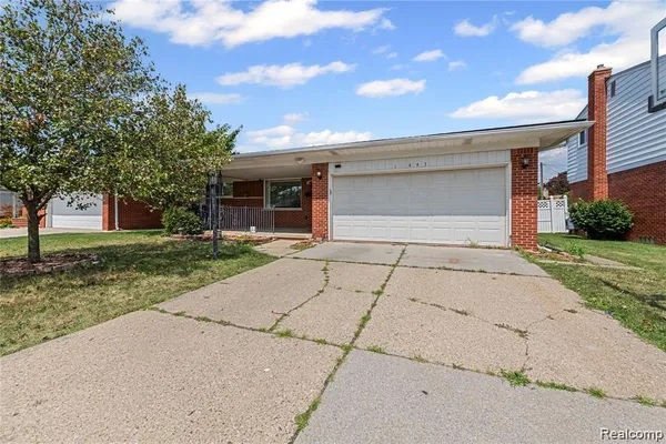 $295,000 | 11447 Edwin Drive, Warren, MI 48093