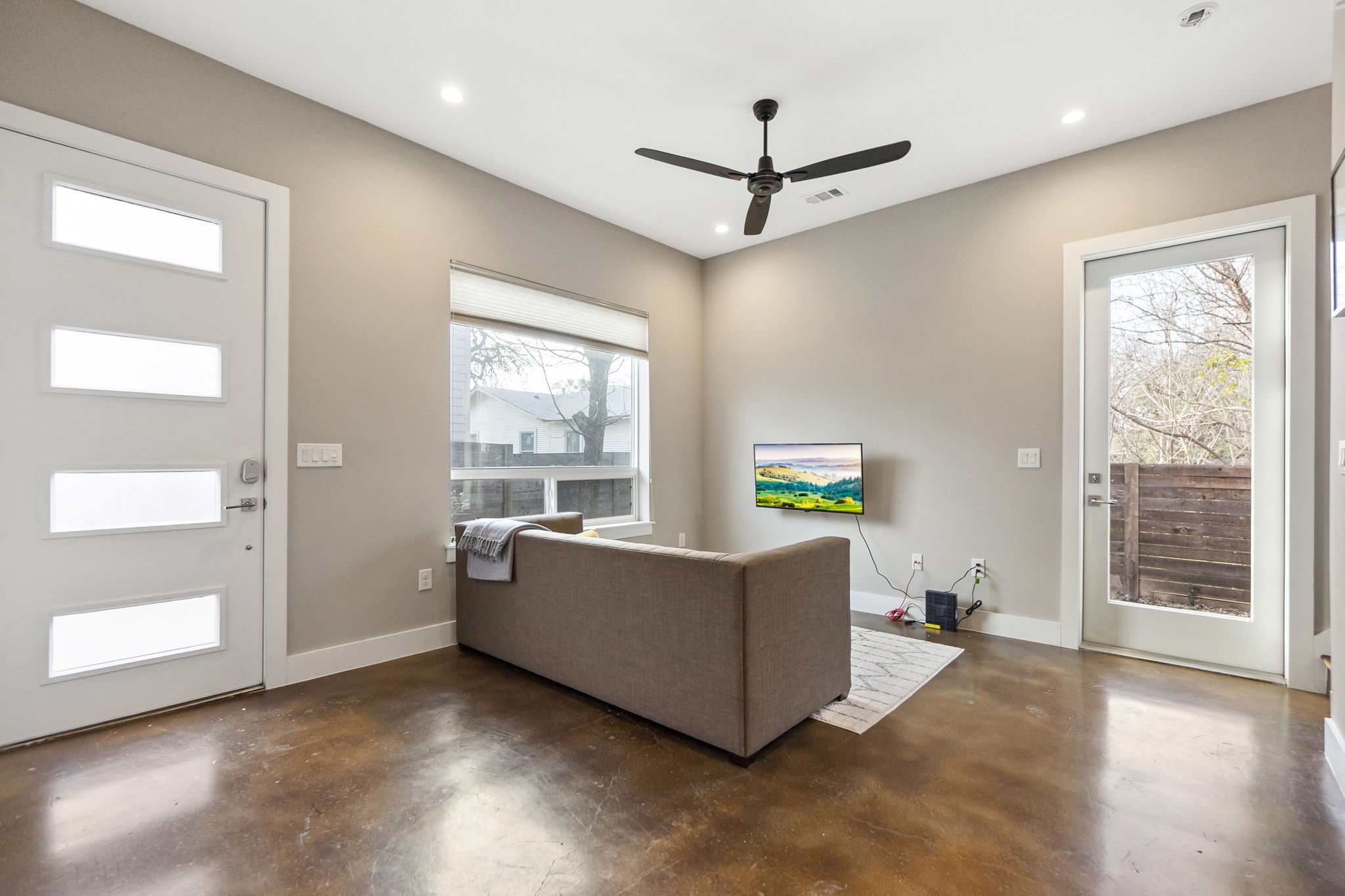 4706 Santa Anna Street, Unit 2 Austin, TX 78721 - Photo 5 of 23