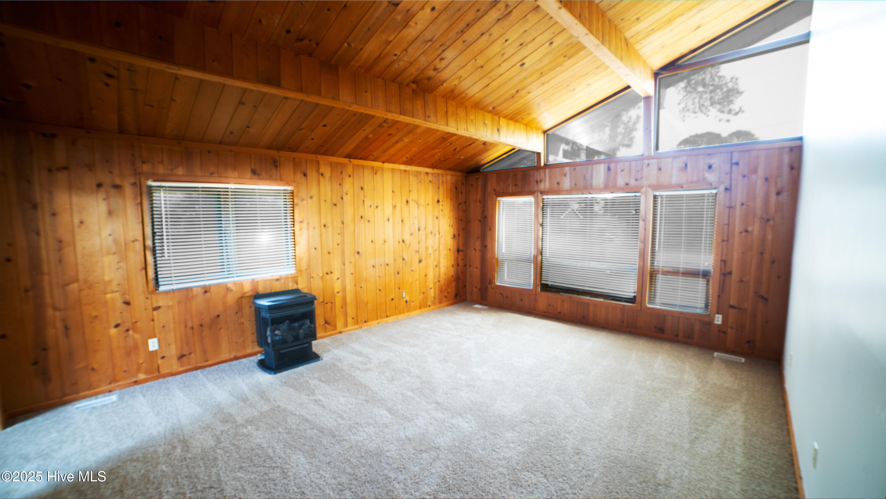 115 Gumberry Road Ayden, NC 28513 - Photo 5 of 15 Living room