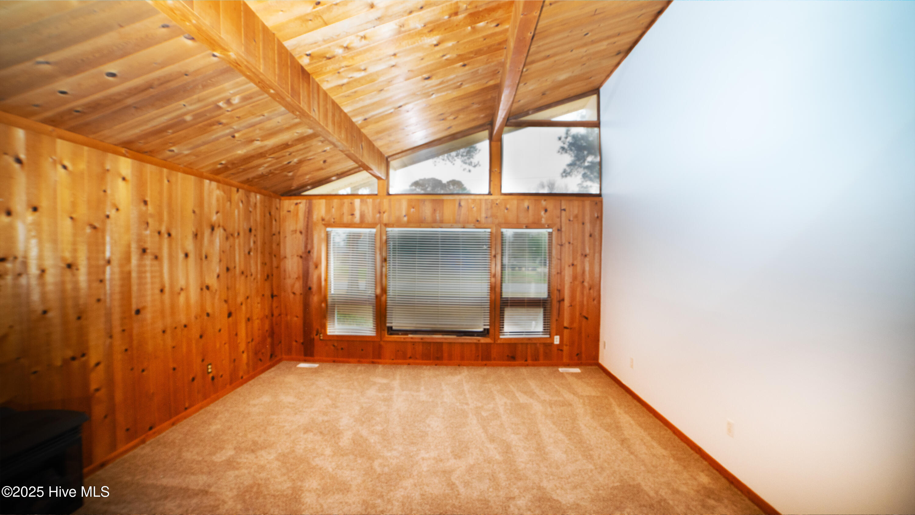 115 Gumberry Road Ayden, NC 28513 - Photo 6 of 15 Living room