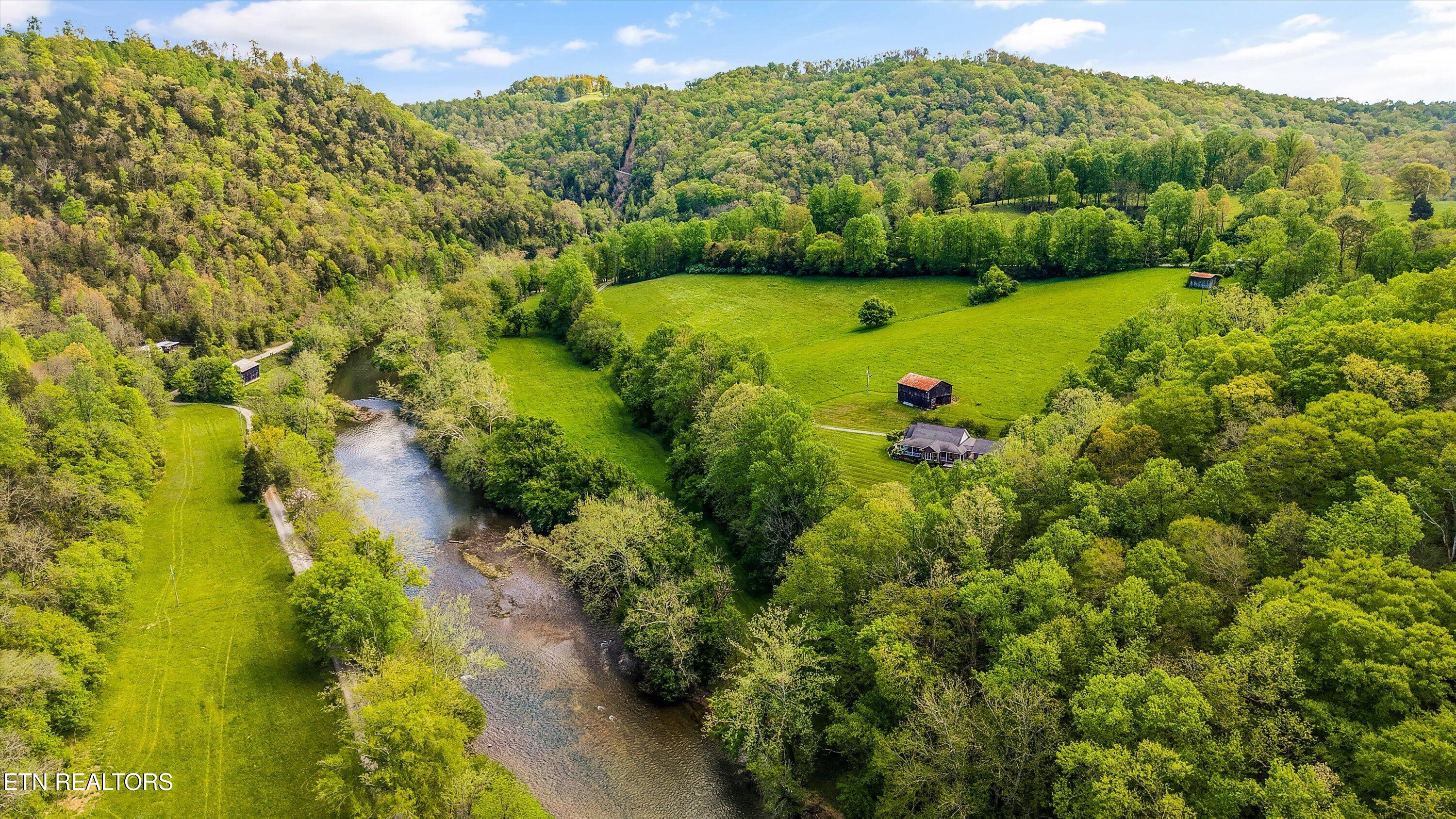 4151 Cave Springs Road Tazewell, TN 37879 - Photo 3 of 48 36F33DEE-6F9F-47A2-B545-BE6979B78AF3