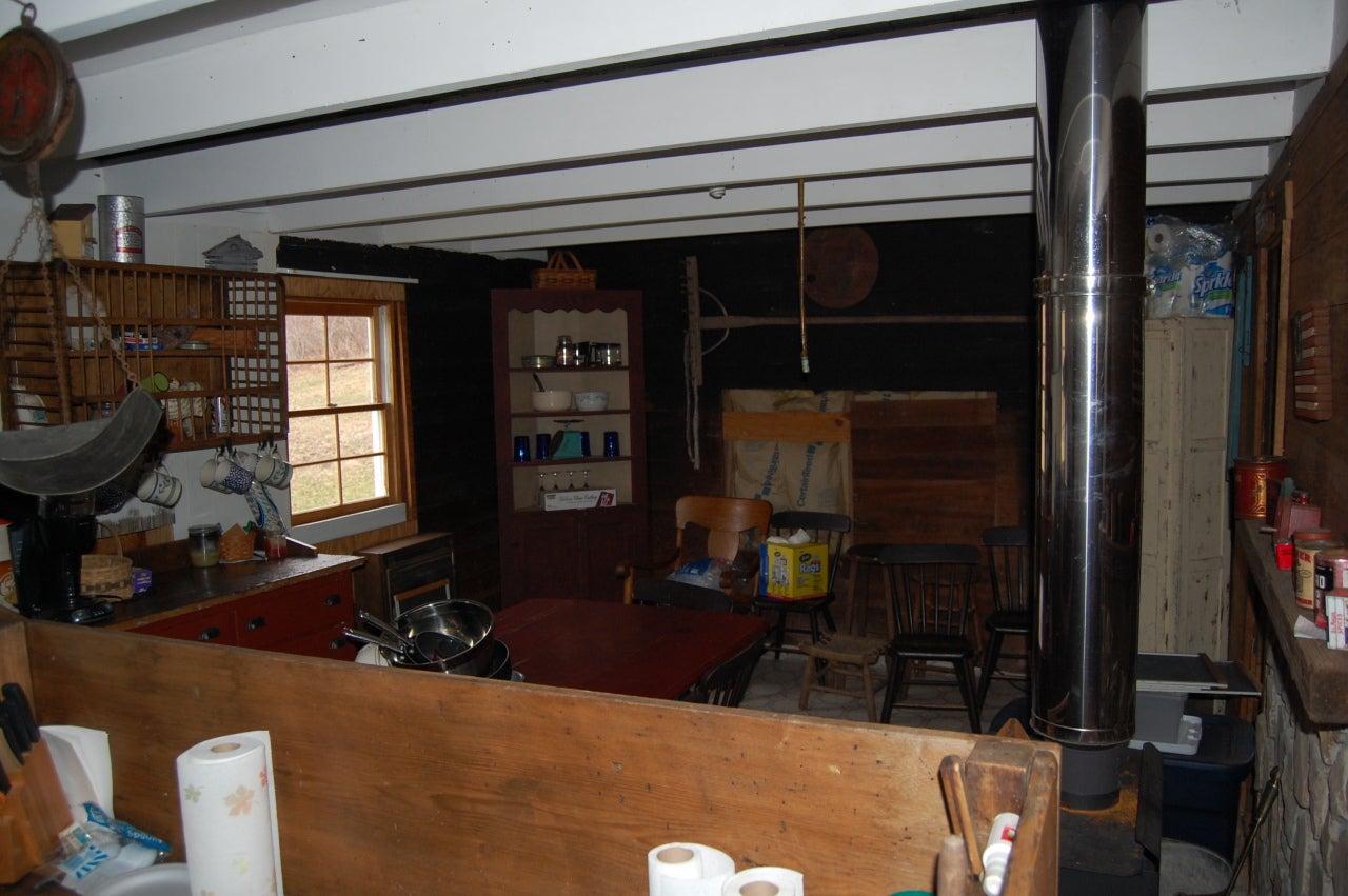 325 Sassafras Road Alderson, WV 24910 - Photo 17 of 21 Gallery Image 17