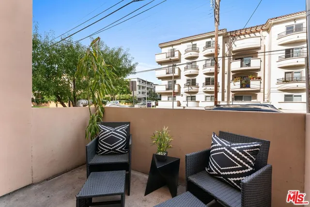 $998,000 | 1103 South Westgate Avenue, Unit 1, Los Angeles, CA 90049