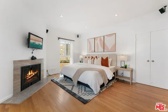 $998,000 | 1103 South Westgate Avenue, Unit 1, Los Angeles, CA 90049