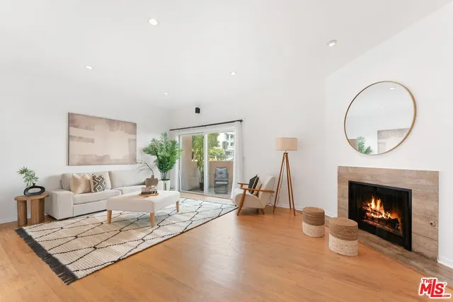 $998,000 | 1103 South Westgate Avenue, Unit 1, Los Angeles, CA 90049