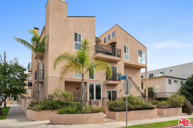 $998,000 | 1103 South Westgate Avenue, Unit 1, Los Angeles, CA 90049