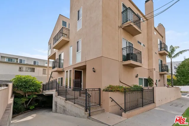 $998,000 | 1103 South Westgate Avenue, Unit 1, Los Angeles, CA 90049