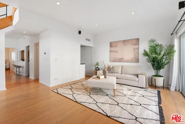 $998,000 | 1103 South Westgate Avenue, Unit 1, Los Angeles, CA 90049