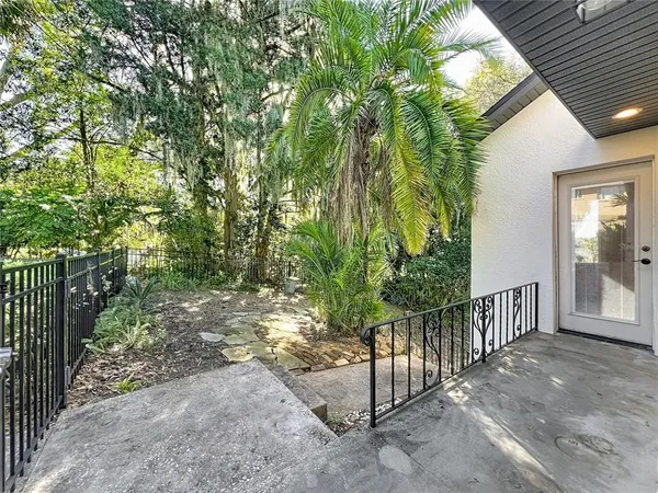 $750,000 | 2400 Topping Place, Eustis, FL 32726