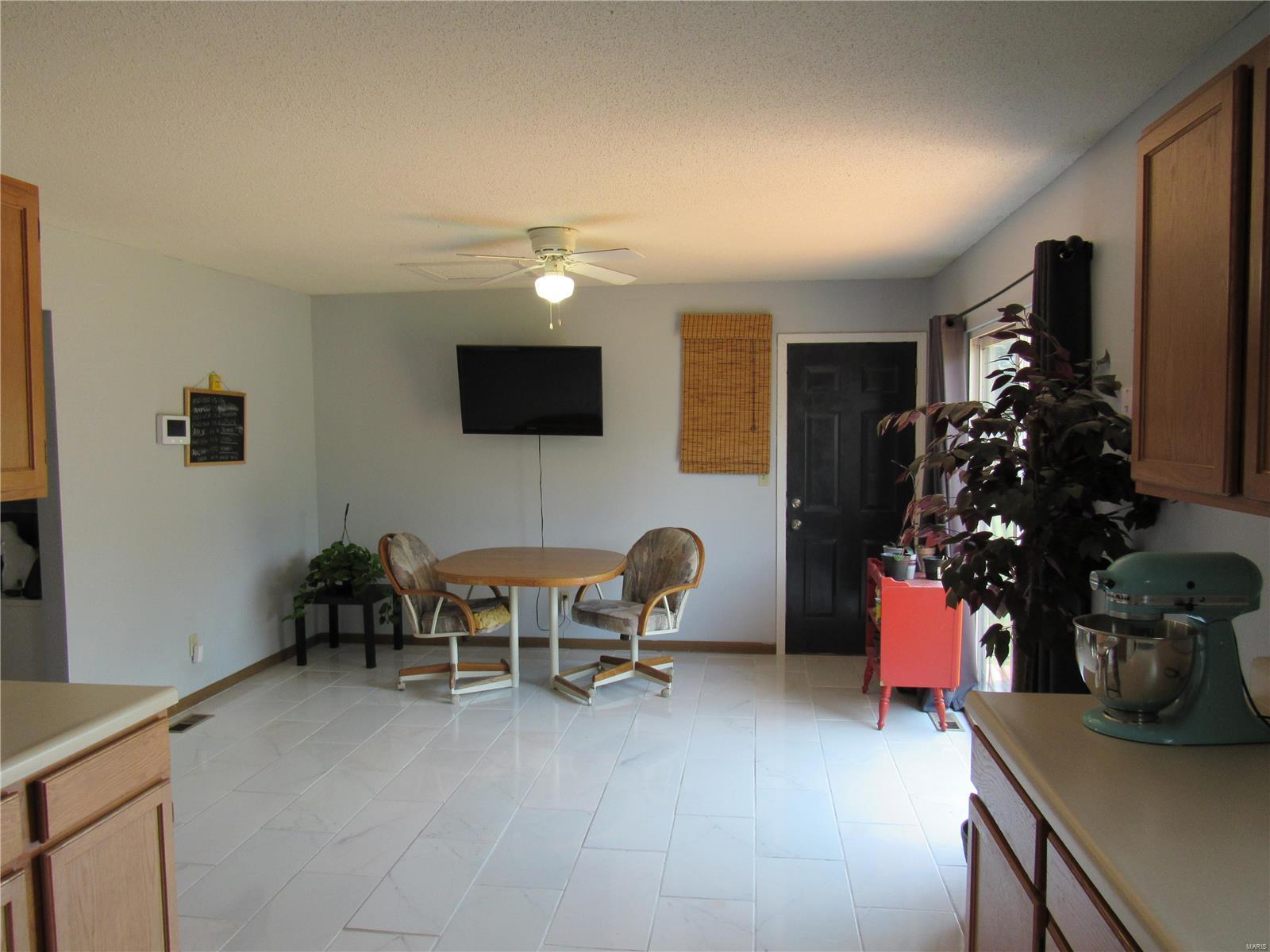 5737 Old Alton Road Granite City, IL 62040 - Photo 8 of 26 Gallery Image 8